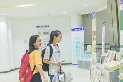 在東軟，如何通過圖書出租培養你的文藝范？